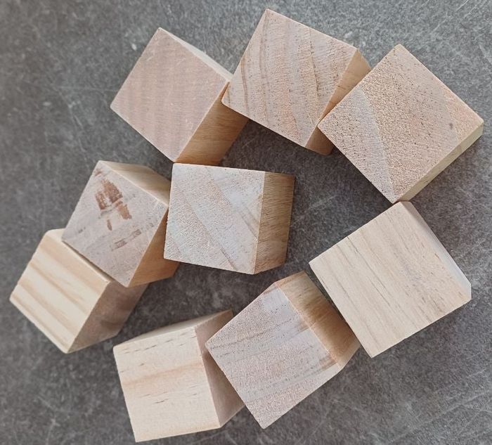 Objets en bois pour loisirs créatifs