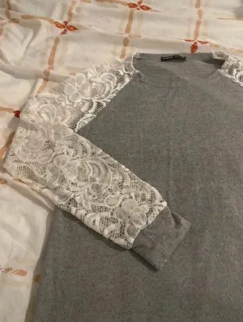 🩶 Pull gris léger Shein à manches dentelle - Taille M