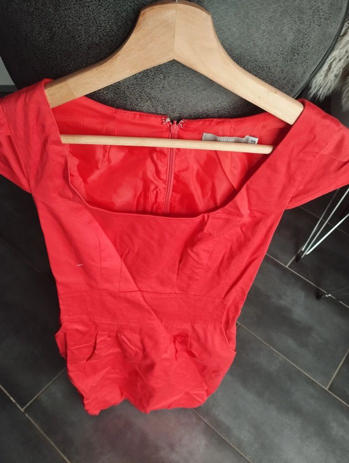 Robe décolletée et habillée corail t. 34 - photo numéro 2