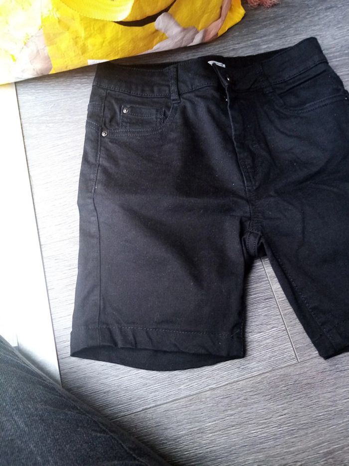 Short noir T. 32 - photo numéro 3