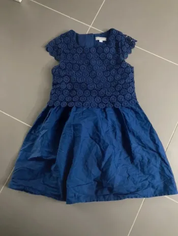 Robe de cérémonie/ robe de fête vertbaudet 7 ans en très bon état