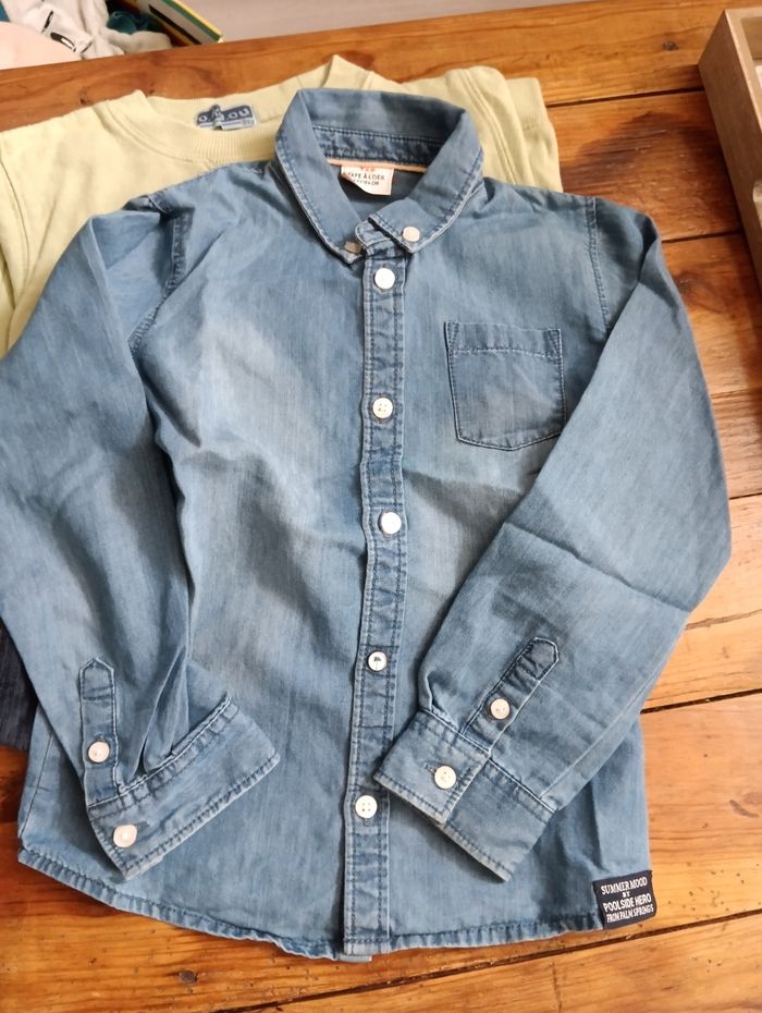 2 sweats, une chemise - photo numéro 2