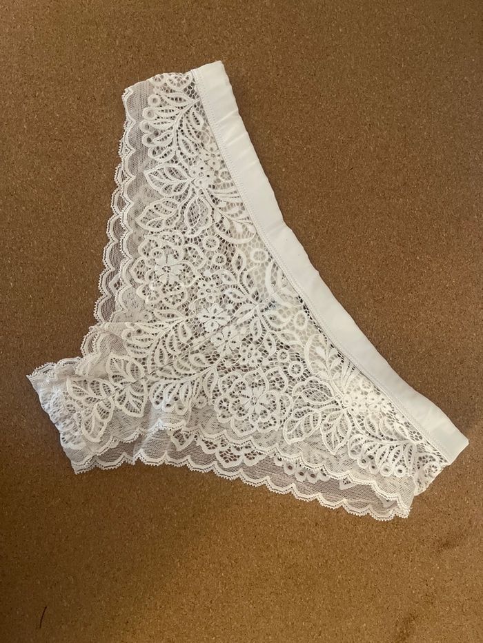 Shorty en dentelle blanc taille Xs - photo numéro 2