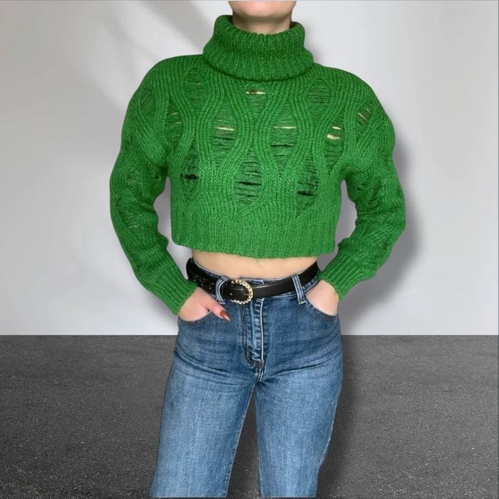 Pull court vert col roulé ajouré Zara