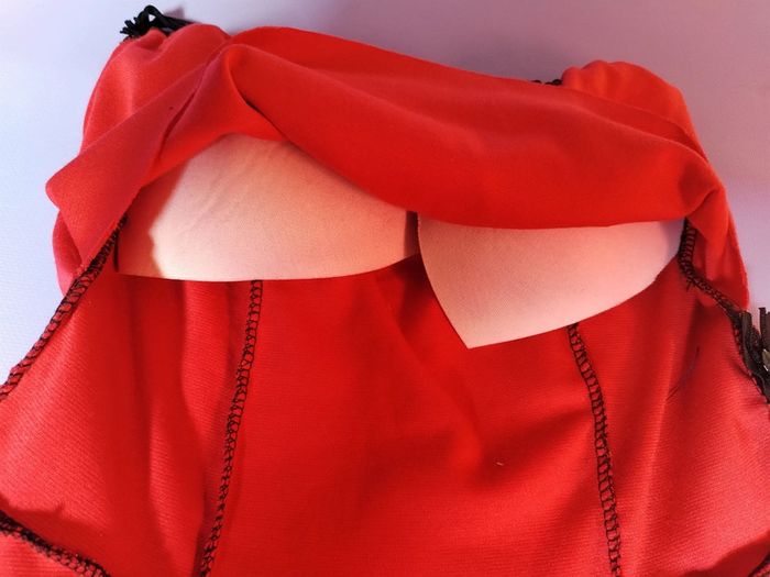 Robe rouge et noir bustier femme - photo numéro 12