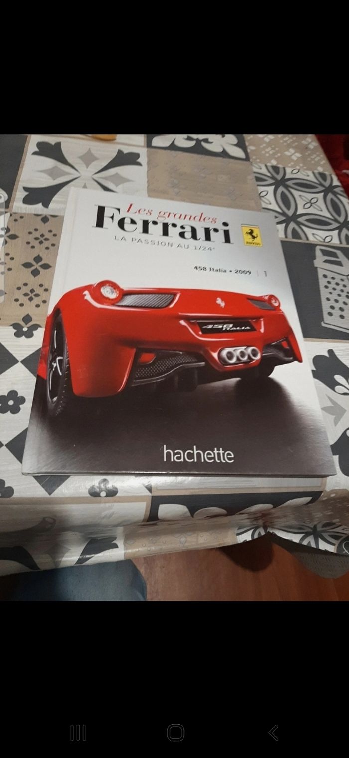 Livre les grandes Ferrari 2009