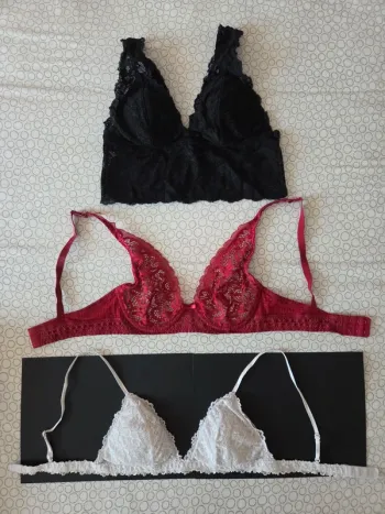 Lot de 3 soutien-gorges bralettes en dentelle
