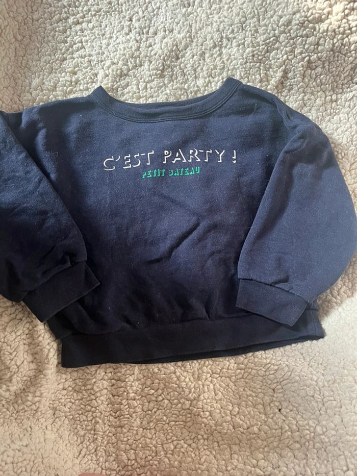 Sweat petit bateau taille 4 ans très bon état