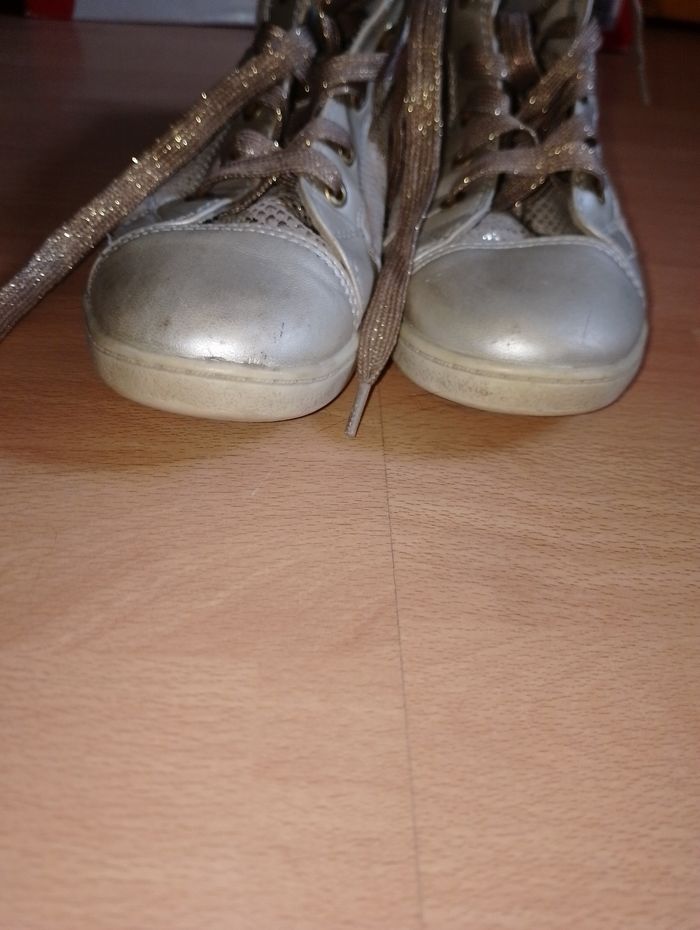 Chaussure couleur or brillante P.36 - photo numéro 3