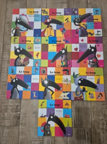 Lot de 10 livres Le Loup