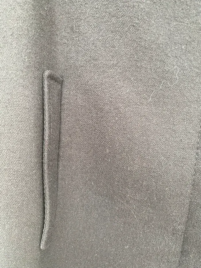 Très beau manteau noir en laine vierge - photo numéro 3