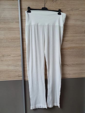 Pantalon blanc .