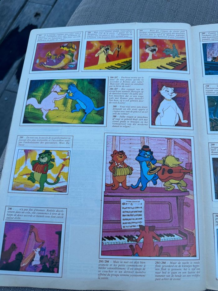 Album vignettes Panini grand format complet ancien Walt Disney Les Aristochats chats autocollants - photo numéro 16