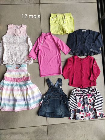 Lot 8 vêtements fille taille 12 mois tee-shirt robe 