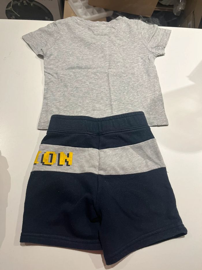 Ensemble short teeshirt les minions taille 3 ans - photo numéro 2