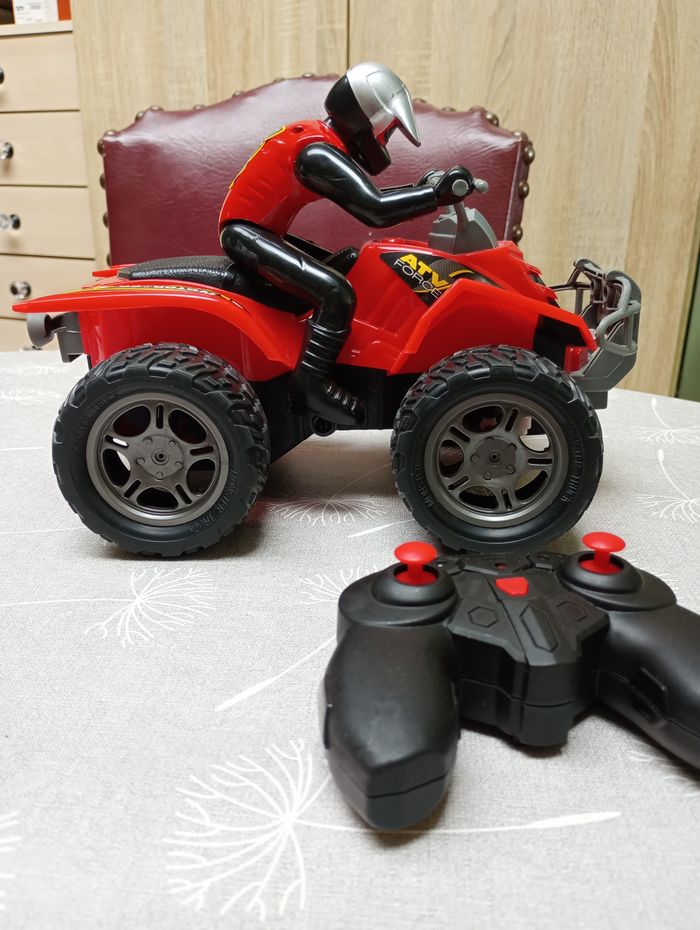 Quad télécommandé - photo numéro 2