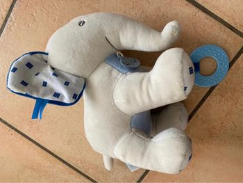 Peluche éléphant avec hochet baby nat