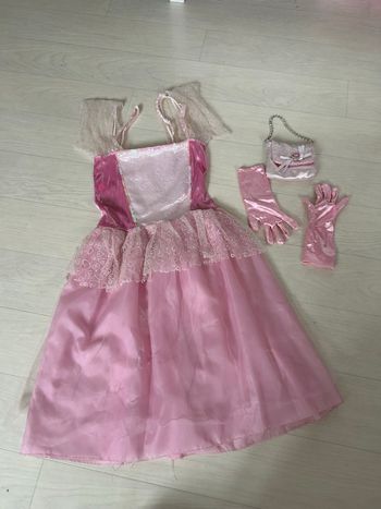 Déguisement robe de princesse + accessoires 