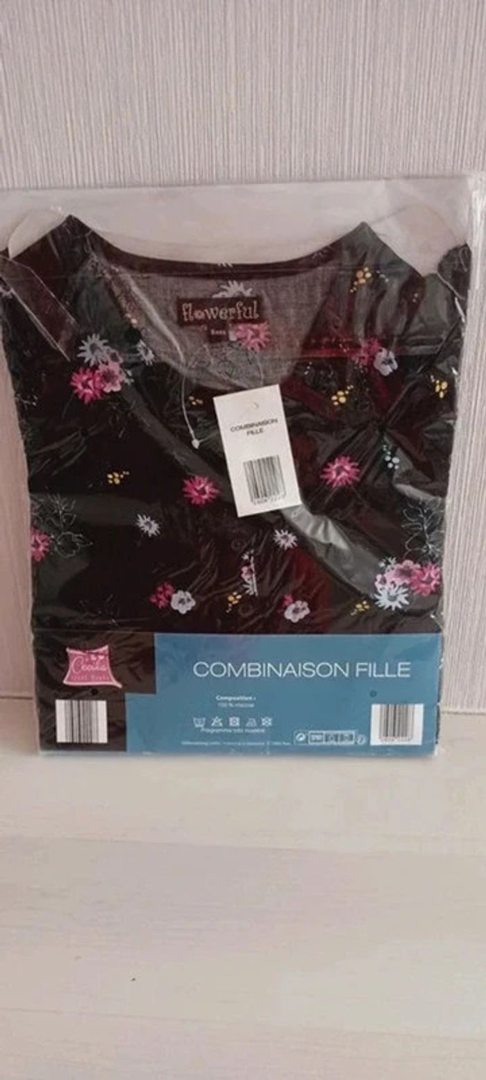 Combi-pantalon fille, été, motif fleuri, taille 8 ans, neuve dans l'emballage. - photo numéro 2