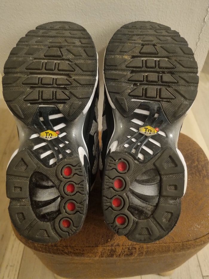 Basket TN taille 33 - photo numéro 7