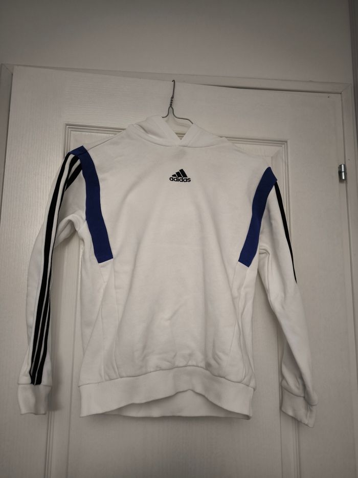 Pull adidas à capuche