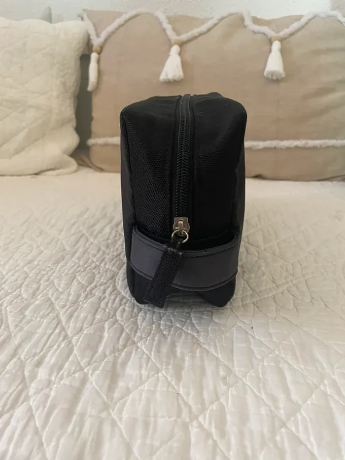 Trousse de toilette ou maquillage Yves St Laurent - photo numéro 4