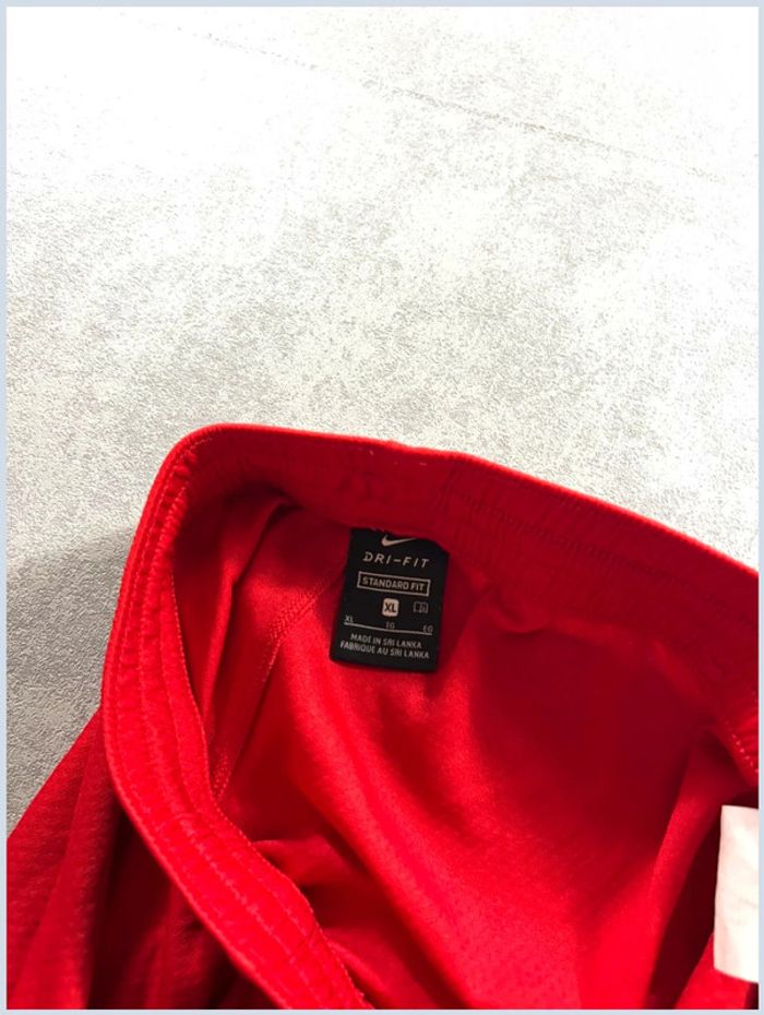 Short Nike Rouge avec logo brodé noir Taille S - photo numéro 7