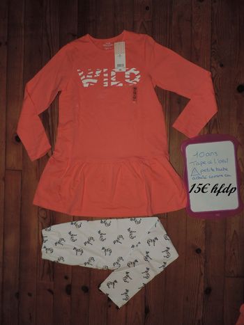 pyjama tape à l'oeil taille 10 ans neuf ATTEntion petite tache voir photo acheté comme ca