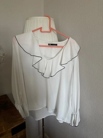Blouse à volants Zara L