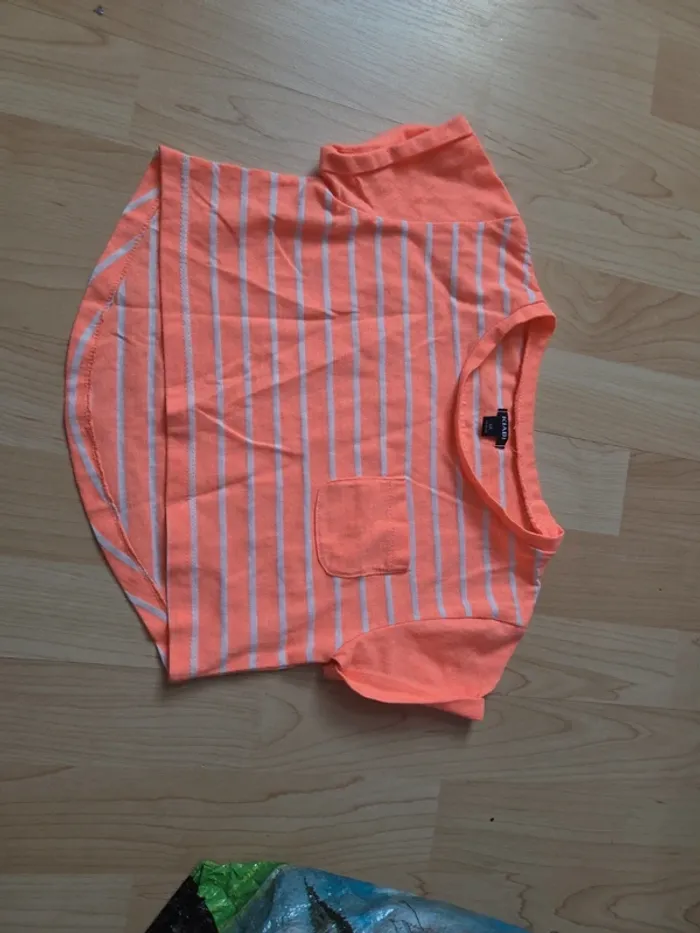 Tee shirt fluo taille 6ans kiabi