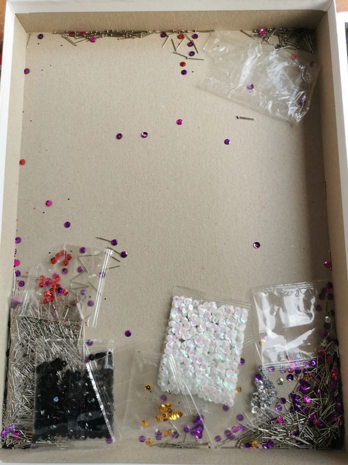 Tableau en sequins multicolores Hello Kitty Sanrio - photo numéro 4