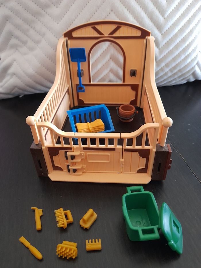Playmobil 5519 Box cheval, cavalière et accessoires - photo numéro 4