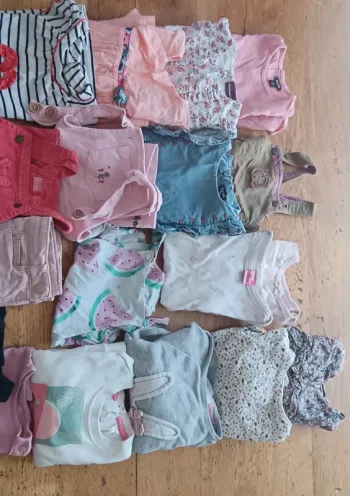 Lot 9 mois fille