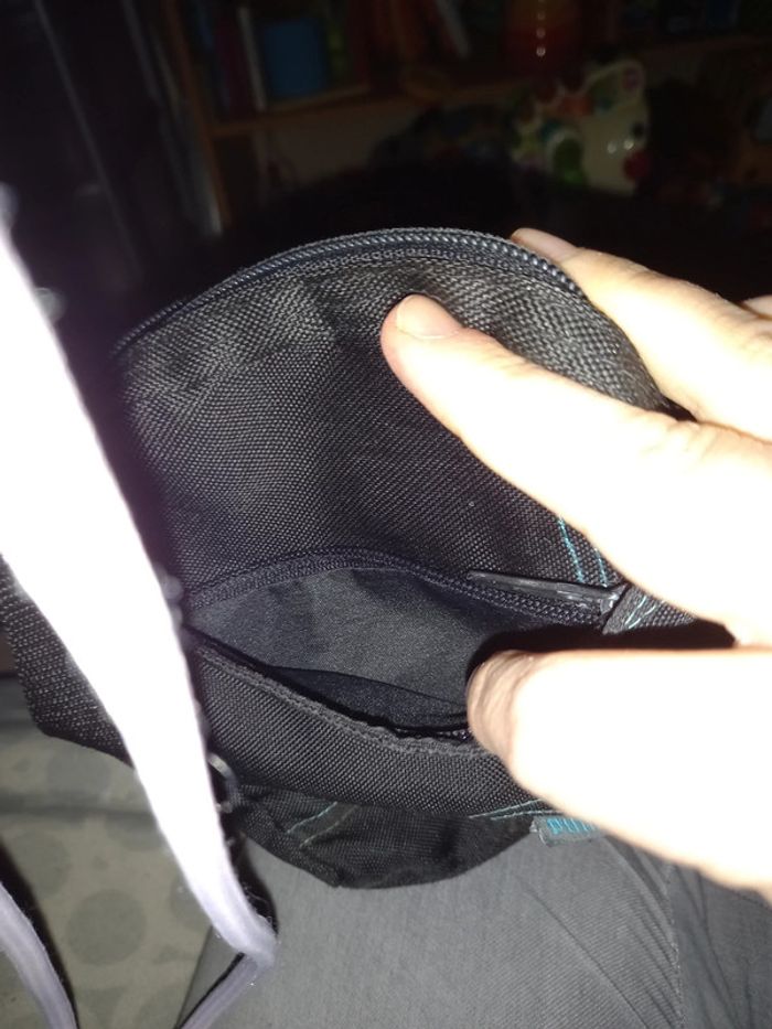 Sac bandouliere puma 15 20 cm de haut taille d'un portable à peut pret - photo numéro 3