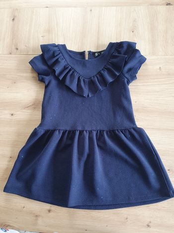 Robe bleu marine légèrement pailletee 4-5 ans