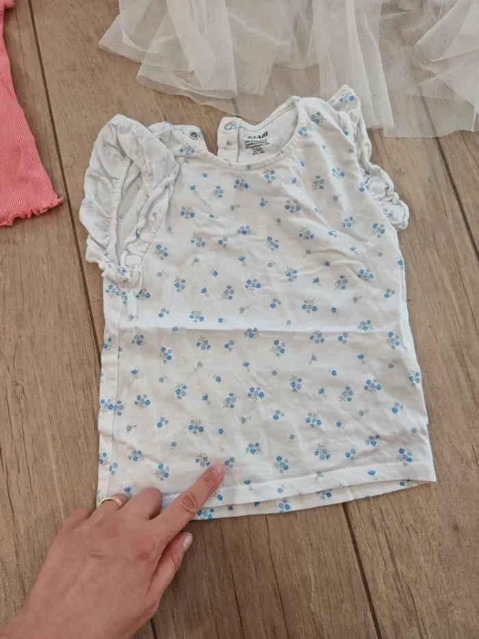 Lot de vêtements taille 2/3 ans tachés - photo numéro 6