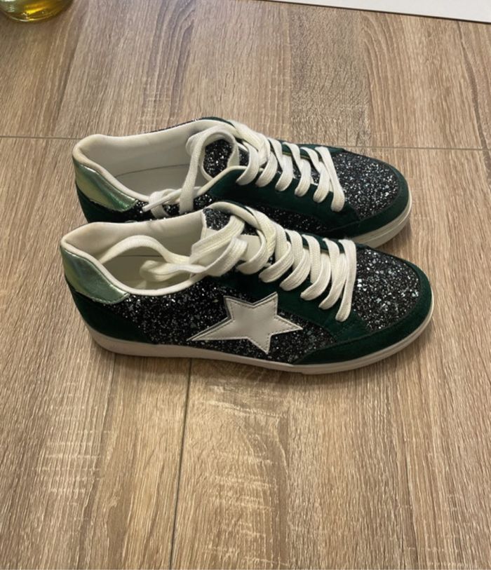 Basket à paillettes vertes