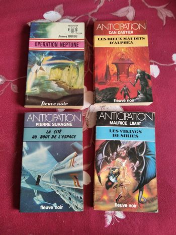 Lot de quatre livres 