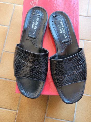 Mules plates en cuir