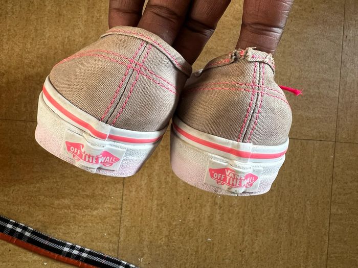 Vans gris rose 40 bon état avec ses imperfections - photo numéro 4