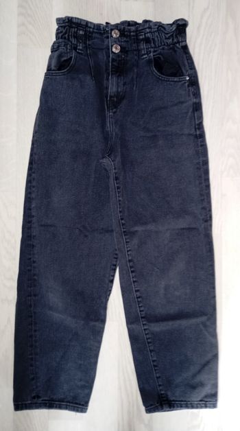 Jeans noir délavé Zara 
T. 10 ans