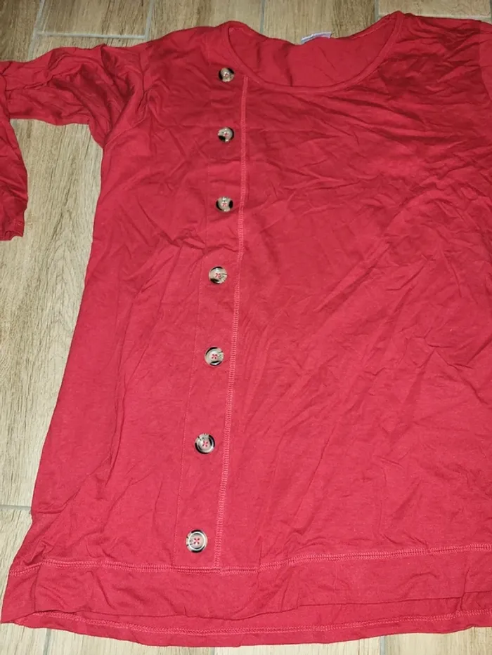 Tee-shirt manche longue rouge - photo numéro 2