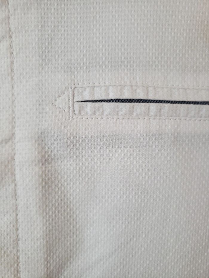 Chemise neuf jamais portée 8 ans - photo numéro 2