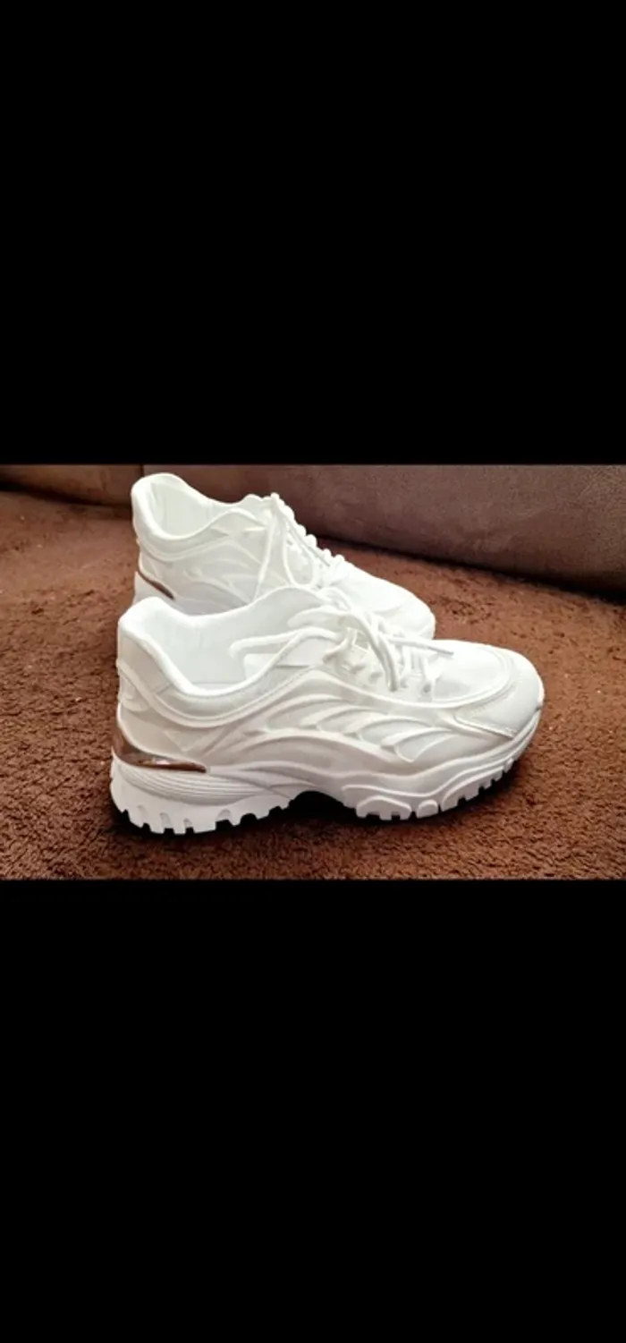Chaussure femme blanche, argenté, neuve - photo numéro 2