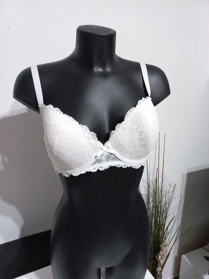 Soutien gorge blanc en dentelle