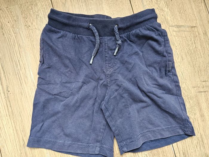 Short bleu marine Lupilu 5 ans