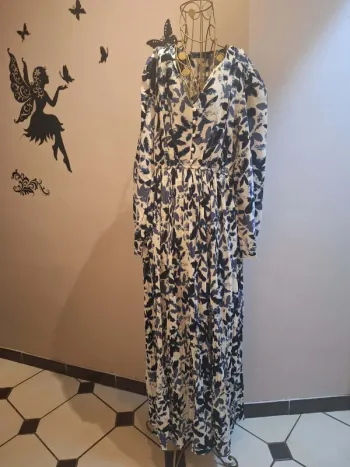 Robe longue plissée & fleurie