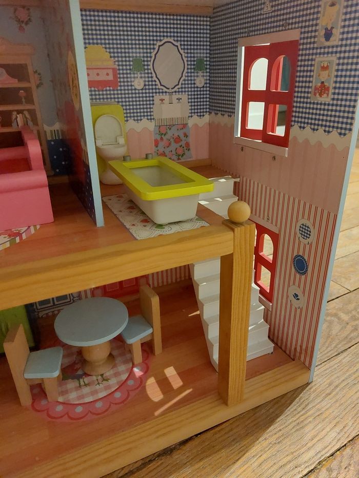Maison de poupée avec accessoires - photo numéro 7