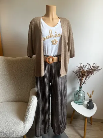 Superbe lot pantalon t-shirt et gilet taille unique coton