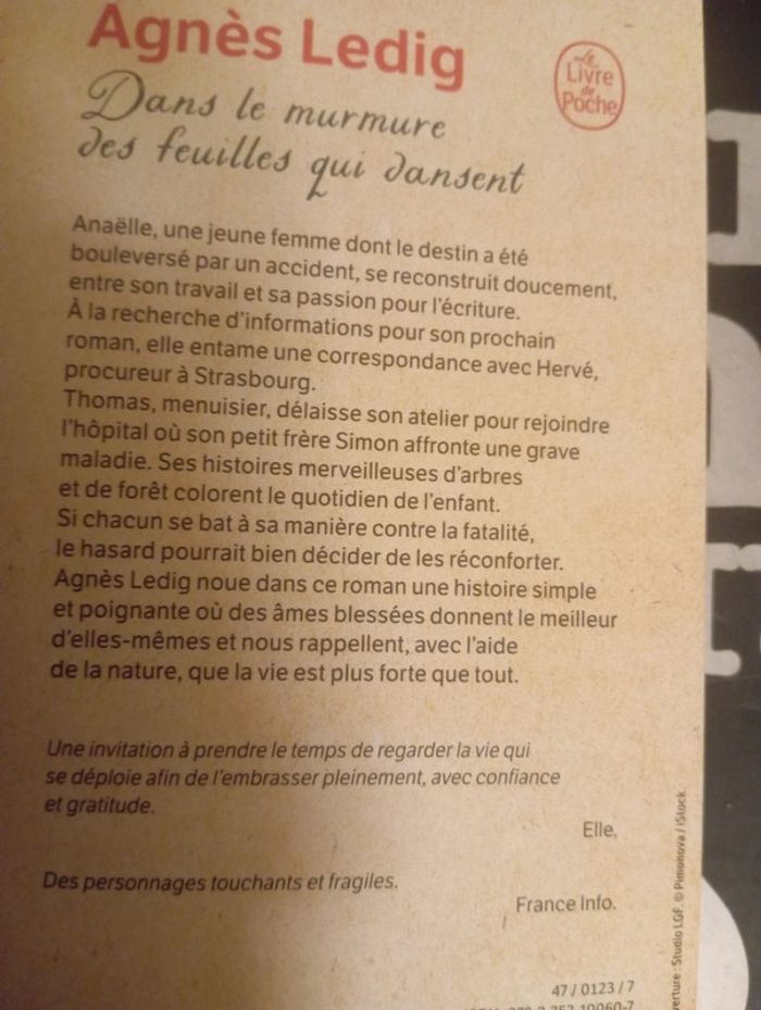 Livre de poche Neuf Dans le murmure des feuilles d Agnès Ledig - photo numéro 2